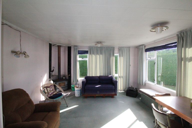 Photo of property in 2 Sussex Street, Mossburn, 9792