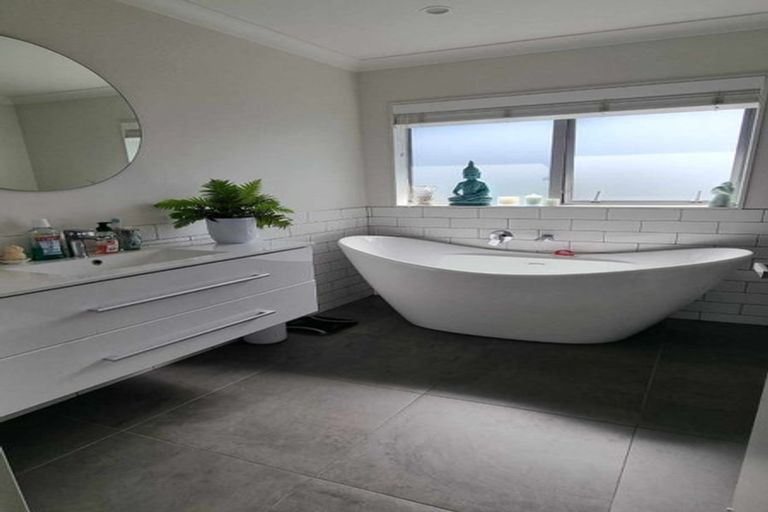 Photo of property in 1/21 Scott Avenue, Mangere Bridge, Auckland, 2022