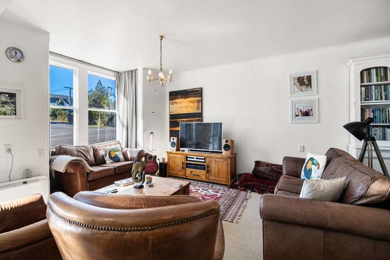 Photo of property in 28 Carrington Street, New Plymouth, 4310
