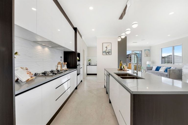 Photo of property in 13 Aklander Rise, Flat Bush, Auckland, 2019