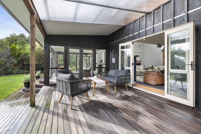 Photo of property in 268 Turitea Road, Turitea, Palmerston North, 4472