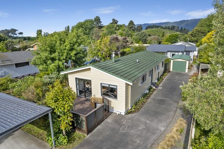 Photo of property in 175 Te Moana Road, Waikanae, 5036