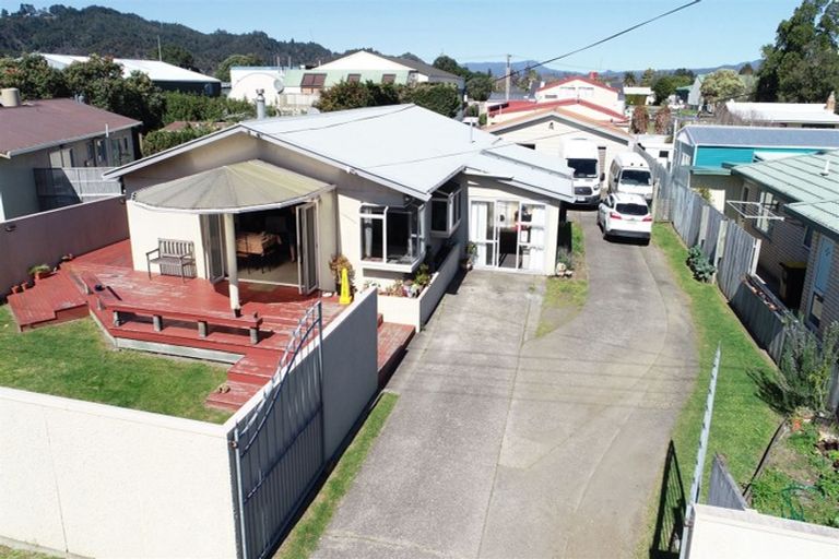Photo of property in 16 Lee Street, Whitianga, 3510