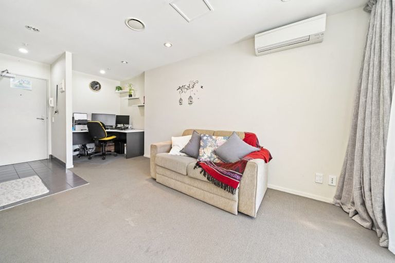 Photo of property in Proximity Apartments, 301/17 Osterley Way, Manukau, Auckland, 2104