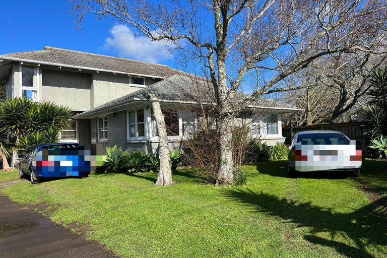 Photo of property in 116 Tiraumea Drive, Pakuranga, Auckland, 2010
