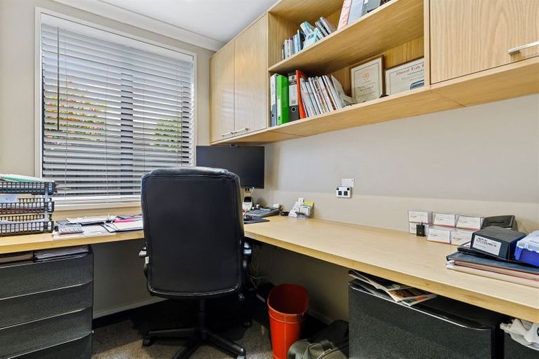 Photo of property in 16 Elmslie Grove, Halswell, Christchurch, 8025