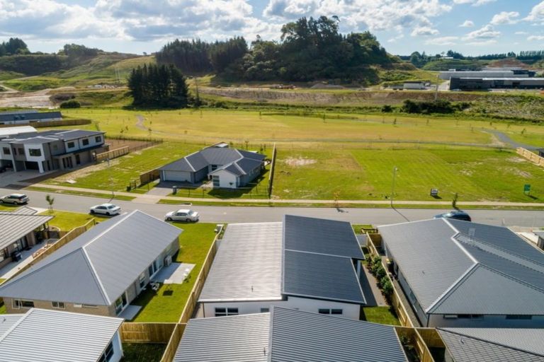Photo of property in 90 Awataha Crescent, Pyes Pa, Tauranga, 3110