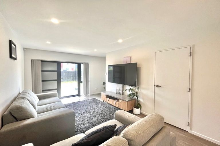 Photo of property in 19 Artistry Lane, Papakura, 2110