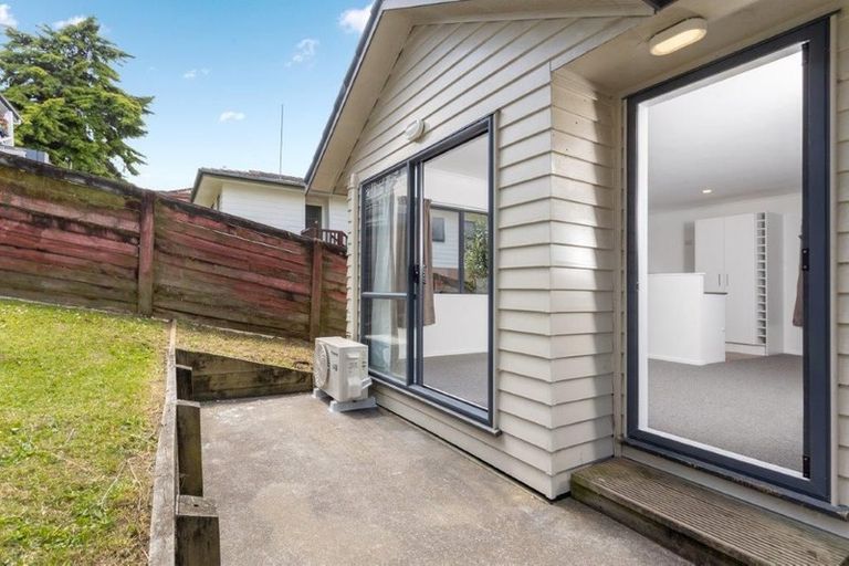 Photo of property in 70 Solar Road, Glen Eden, Auckland, 0602