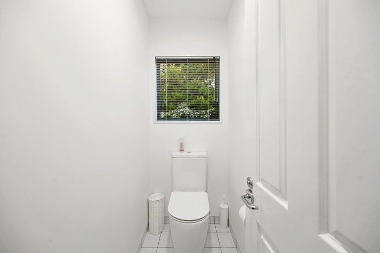 Photo of property in 2 Minchin Crescent, St Andrews, Hamilton, 3200