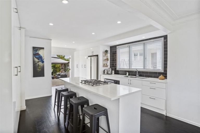 Photo of property in 117 Bruce Road, Glenfield, Auckland, 0629