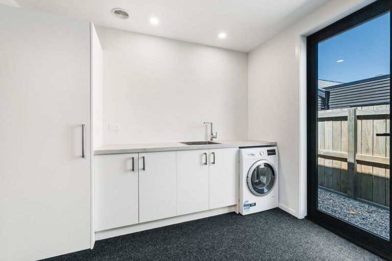 Photo of property in 4 Matakanui Lane, Wanaka, 9305