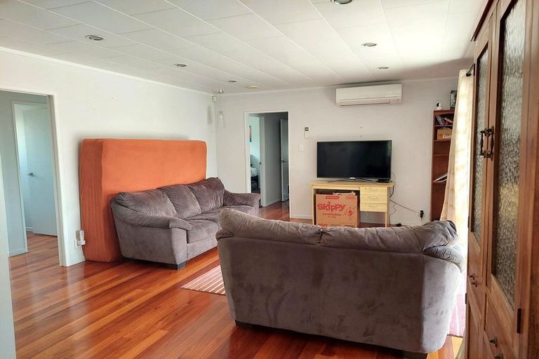 Photo of property in 104 Victoria Avenue, Waiuku, 2123