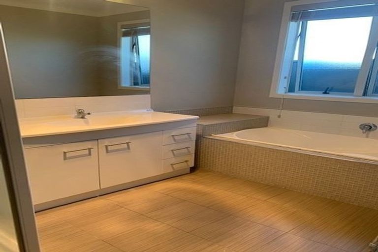 Photo of property in 44 Tasman Drive, Poraiti, Napier, 4112