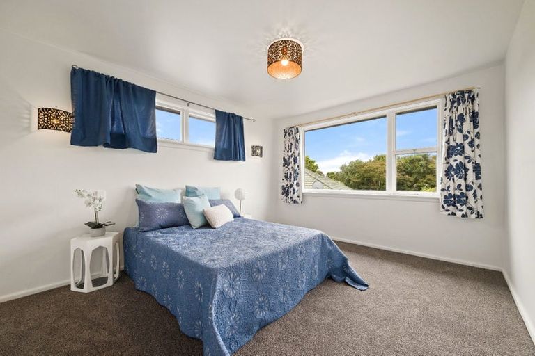 Photo of property in 16 Ilfracombe Place, Burnside, Christchurch, 8053