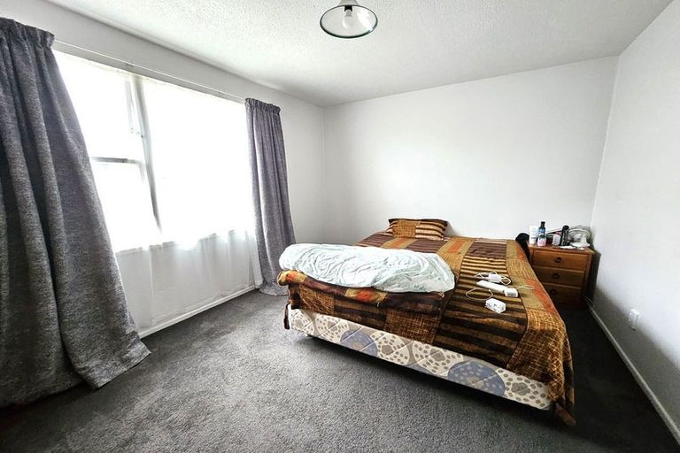 Photo of property in 1/203 Main North Road, Redwood, Christchurch, 8051