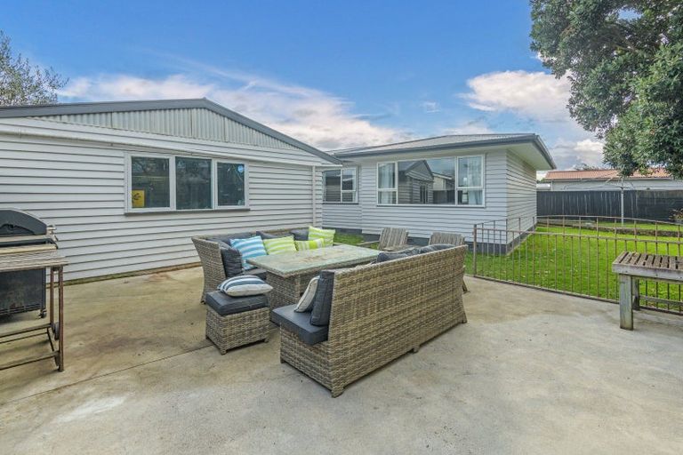 Photo of property in 22 Motuoapa Place, Kelvin Grove, Palmerston North, 4414