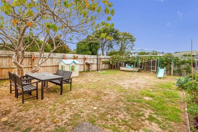 Photo of property in 4 Chestnut Grove, Tairua, 3508