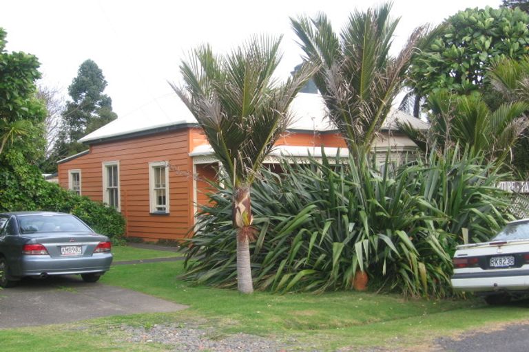 Photo of property in 130 Pagitt Street, Coromandel, 3506