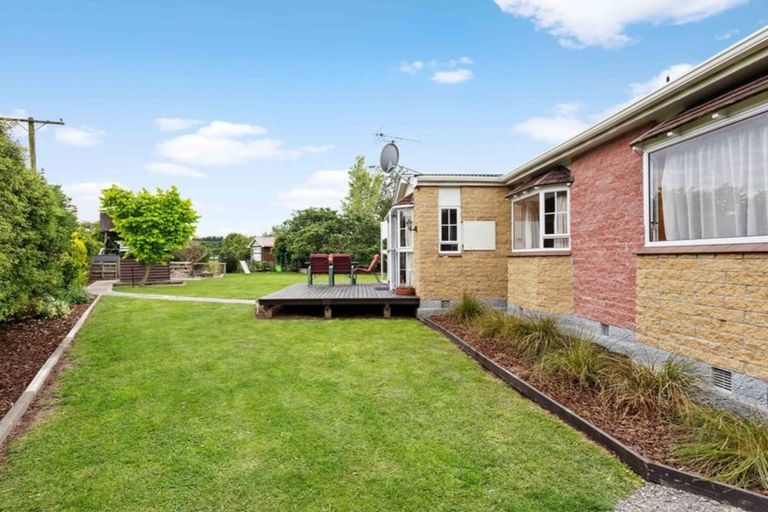 Photo of property in 27 Cross Street, Coalgate, 7673