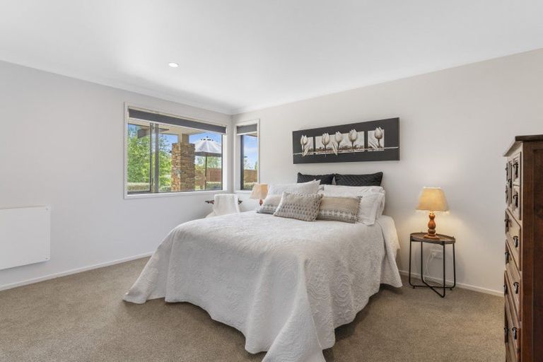 Photo of property in 6 Cameron Drive, Acacia Bay, Taupo, 3385