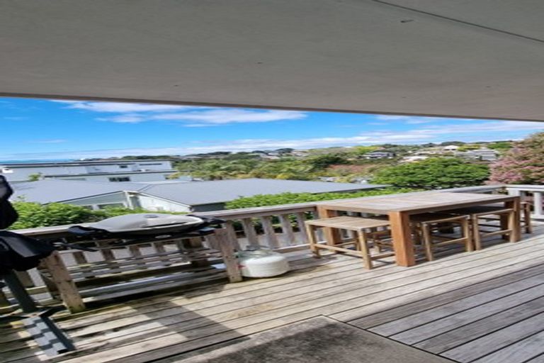 Photo of property in 1/64 Hebron Road, Waiake, Auckland, 0630
