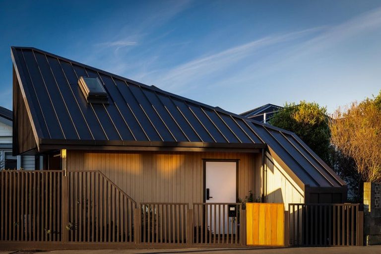 Photo of property in 17a Fife Lane, Miramar, Wellington, 6022