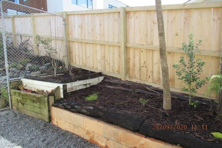 Photo of property in 5 Montana Avenue, Murrays Bay, Auckland, 0630