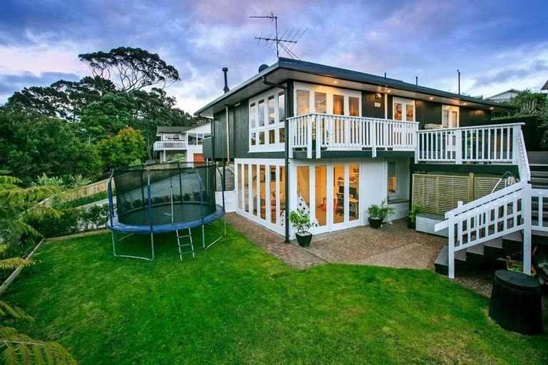 Photo of property in 50 Fowler Street, Northcote, Auckland, 0627