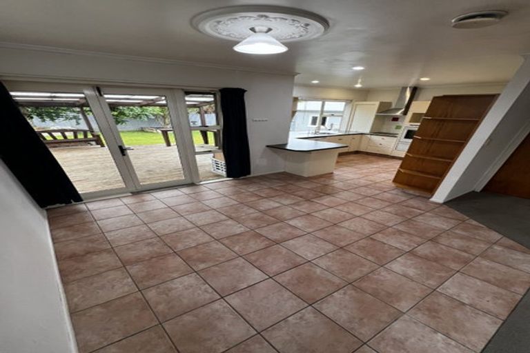 Photo of property in 162 Weraroa Road, Levin, 5510