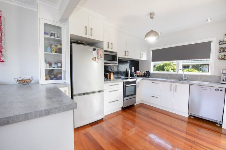Photo of property in 1 Holyrood Street, Taradale, Napier, 4112
