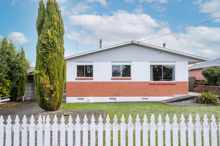 Photo of property in 404 High Street South, Carterton, 5713