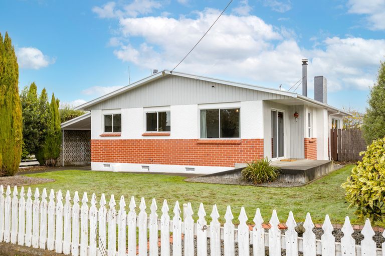 Photo of property in 404 High Street South, Carterton, 5713