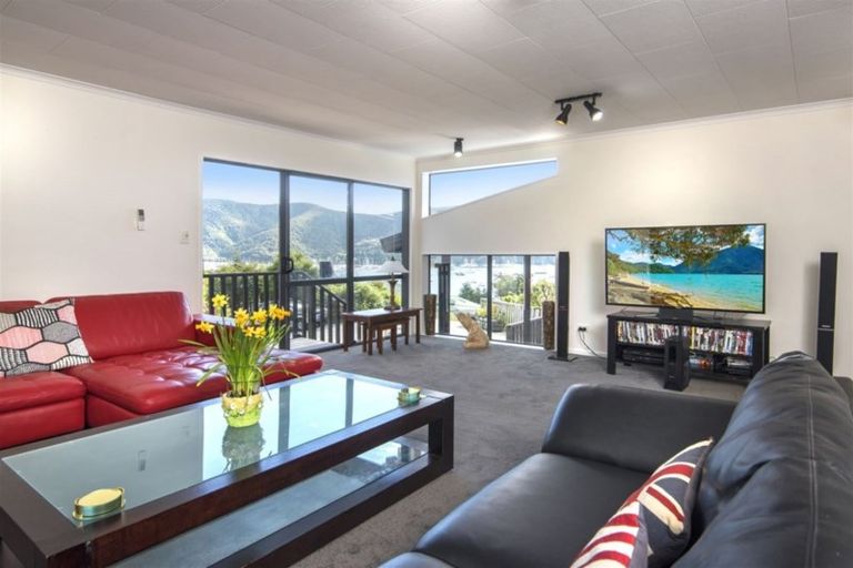 Photo of property in 4 Finlay Grove, Waikawa, Picton, 7220