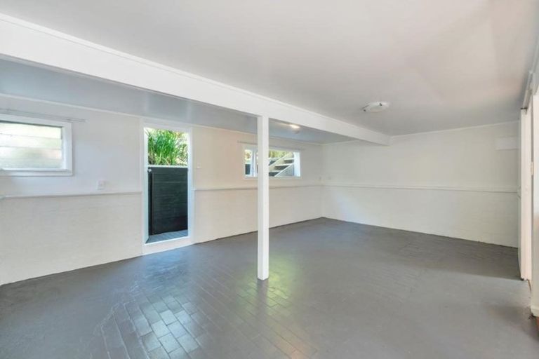 Photo of property in 1/49 Fairclough Road, Beach Haven, Auckland, 0626