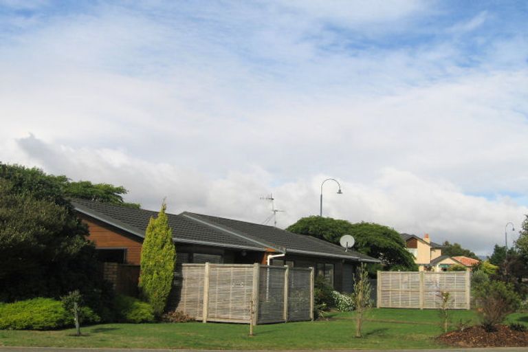 Photo of property in 14 Cedar Drive, Paraparaumu Beach, Paraparaumu, 5032