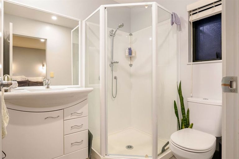 Photo of property in 68 South Kensington Way, Henderson, Auckland, 0612