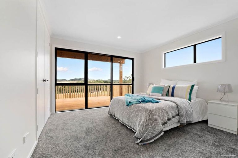 Photo of property in 27 Takurua Terrace, Orewa, 0931