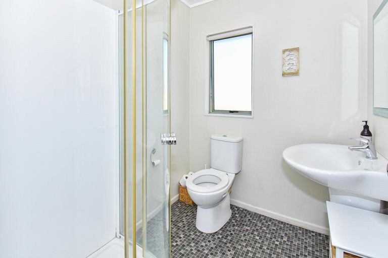 Photo of property in 518a Great South Road, Rosehill, Papakura, 2113