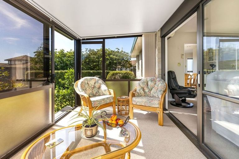 Photo of property in 3 Prudhoe Lane, Northcote, Christchurch, 8052