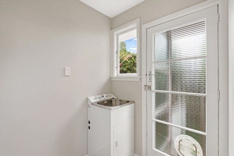 Photo of property in 2/166 Halswell Road, Hillmorton, Christchurch, 8025