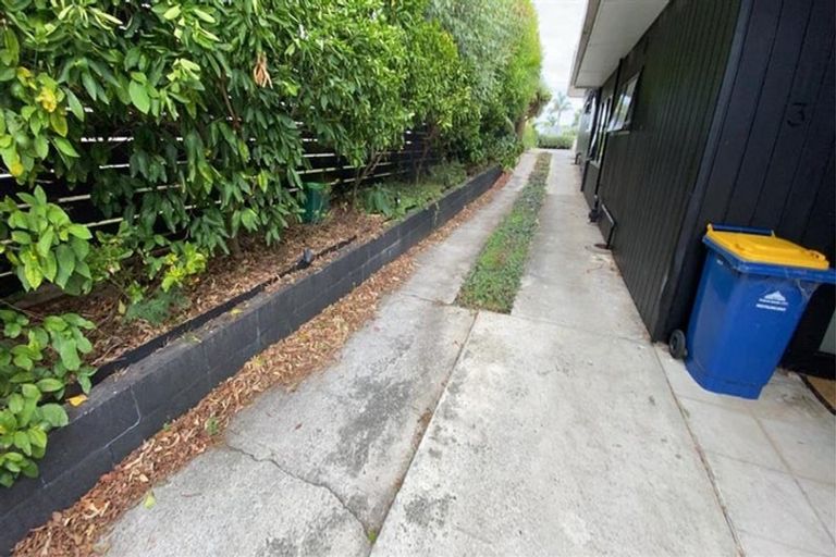 Photo of property in 3/246 Lake Road, Hauraki, Auckland, 0622