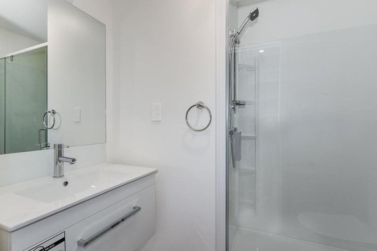 Photo of property in 10a Rewa Terrace, Tawa, Wellington, 5028