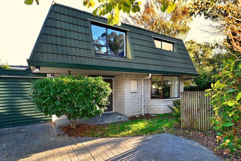 Photo of property in 1/10 Rembrandt Place, Burnside, Christchurch, 8053