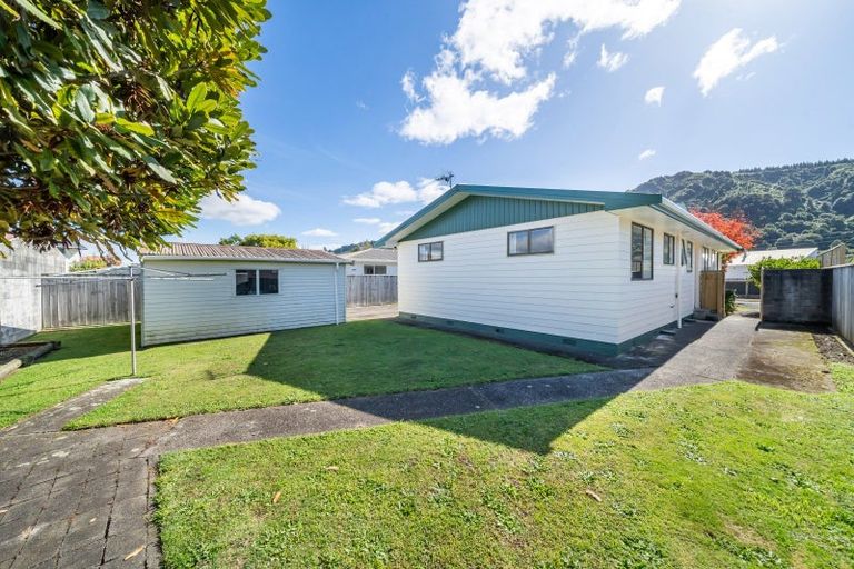 Photo of property in 83 Pasadena Crescent, Totara Park, Upper Hutt, 5018