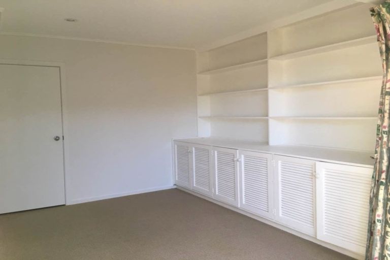 Photo of property in 16 Paisley Street, Mellons Bay, Auckland, 2014