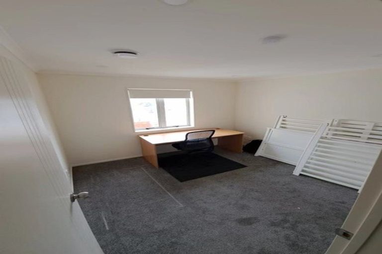 Photo of property in 17 Warbler Crescent, Papakura, 2110