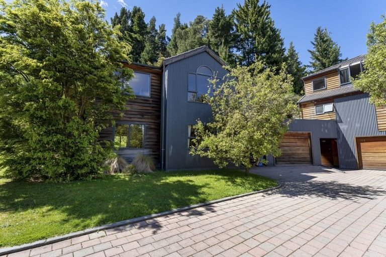 Photo of property in 12a Windsor Place, Queenstown, 9300
