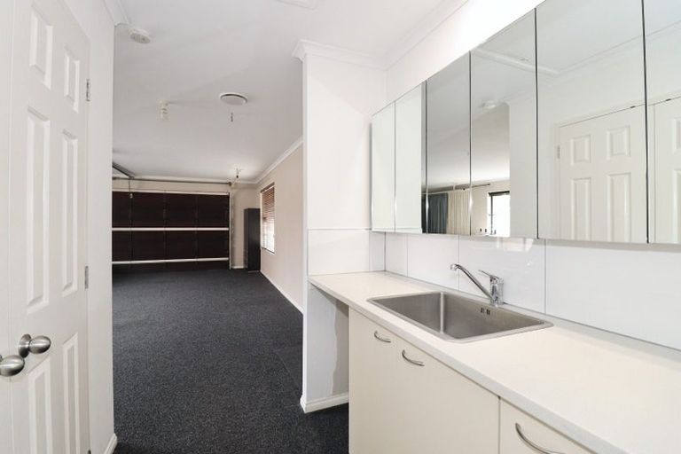 Photo of property in 33 Annalong Road, Dannemora, Auckland, 2016