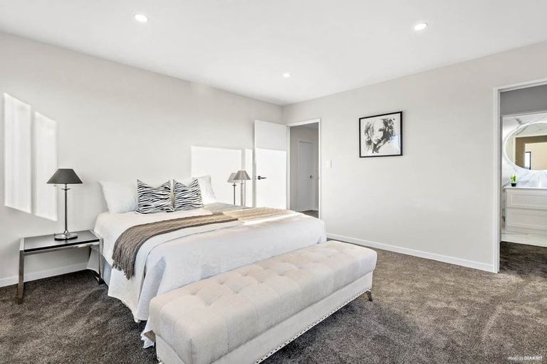 Photo of property in 4 Cloonlyon Drive, Flat Bush, Auckland, 2019